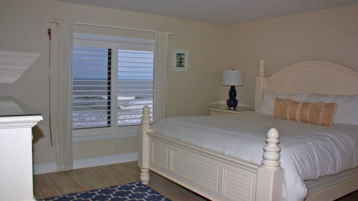 New Smyrna Beach Condo | 5th floor oceanfront three bedroom three bath. Amazing ocean views, 2nd bedroom has full 3rd has twins