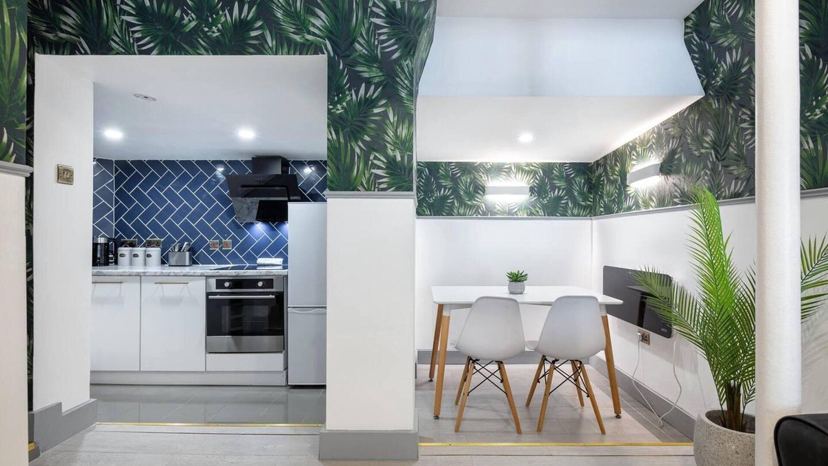 College Park and Old Oak Apartment | 5wjb - Spacious 1 Bed Flat in London