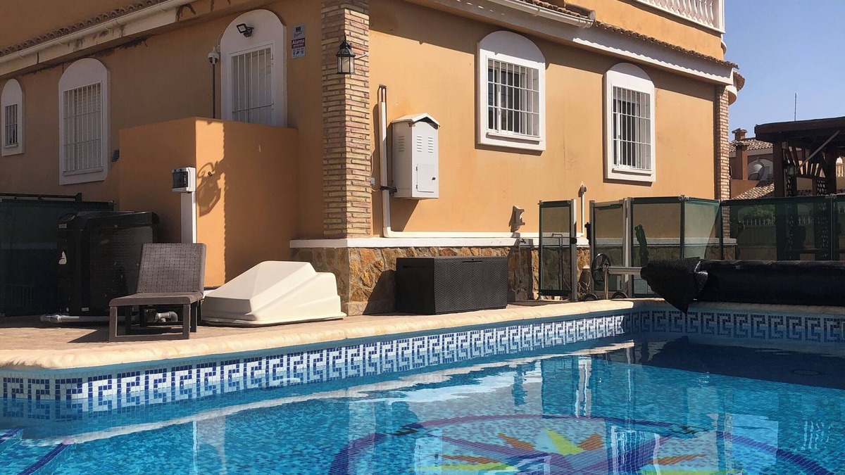 Monforte del Cid Villa | 6/8 person chalet with private pool, heated on request