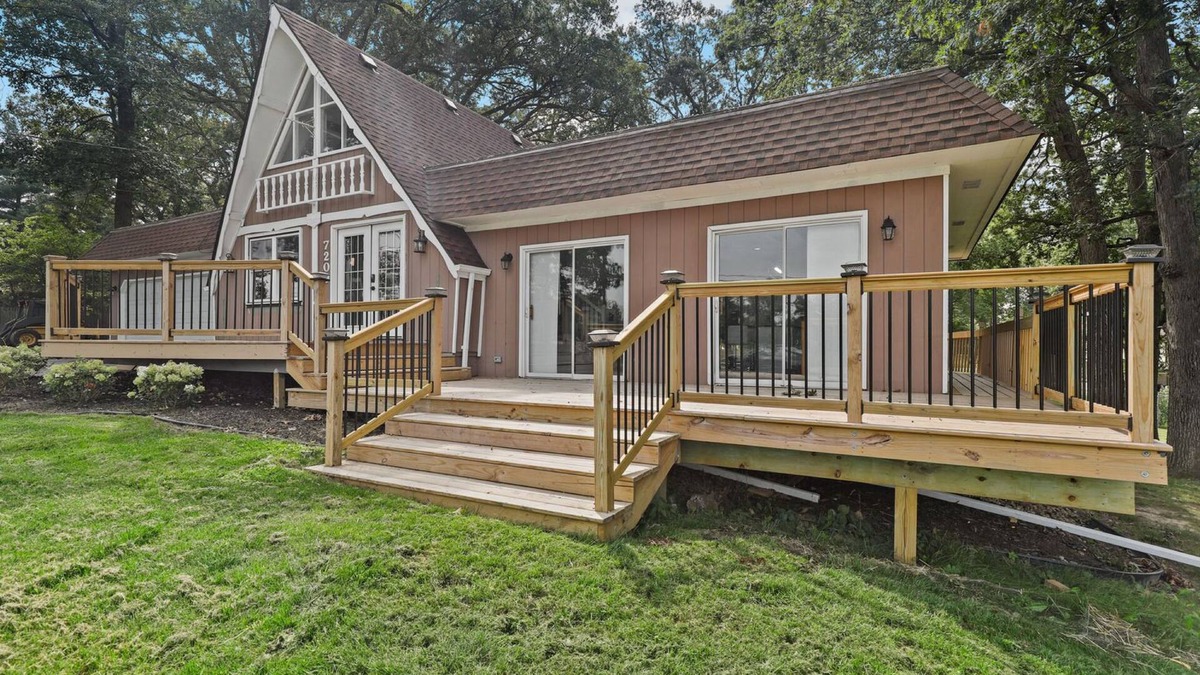 Cedar Lake House | 6 Bed 3 BA Spacious A-Frame Near Crown Point