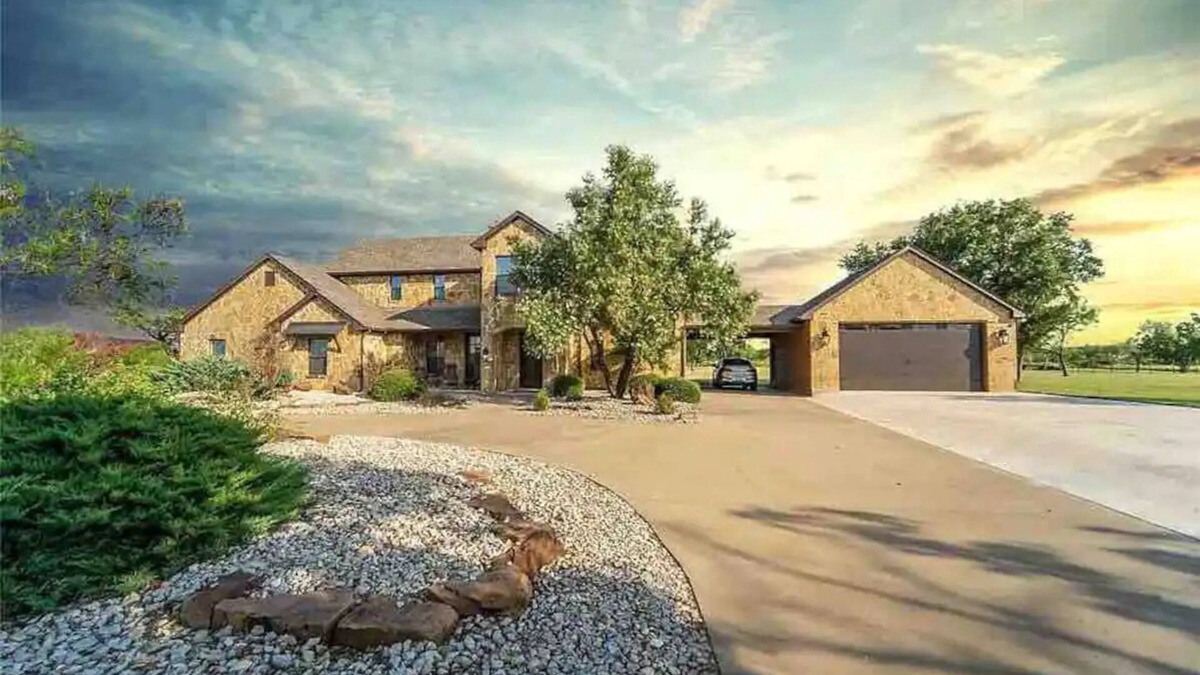 Palo Pinto County House | 6 Bed 5 Bath Retreat at Possum Kingdom Lake. Pool! Hot Tub!