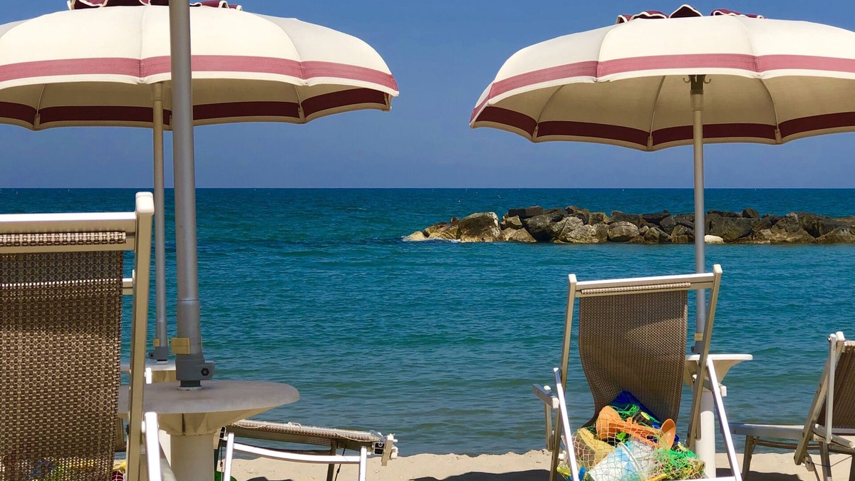 Colmurano Villa | 6 bed Villa with private pool in the Real Italy