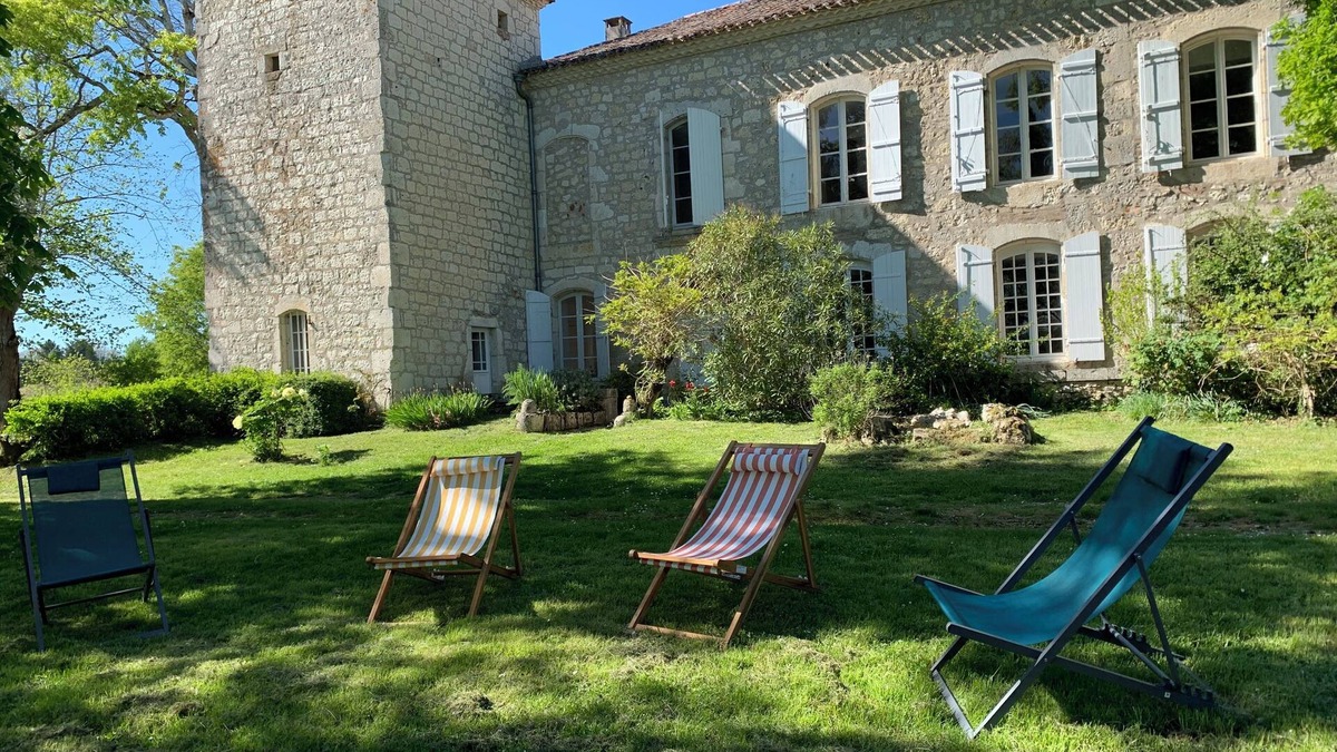 Saint-Antoine-de-Ficalba House | 6 bedroom cottage with playroom for children and teenagers. Pets allowed.