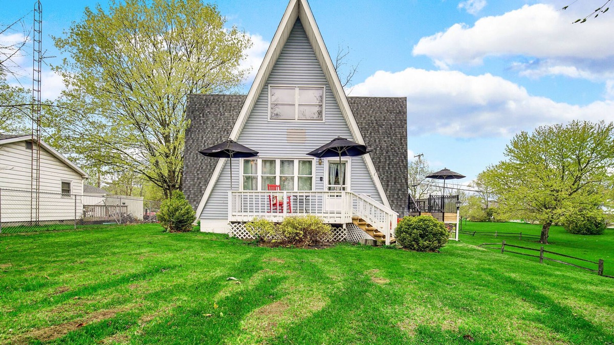 Culver House | 6 bedroom 3 bath amazing home, near lake max