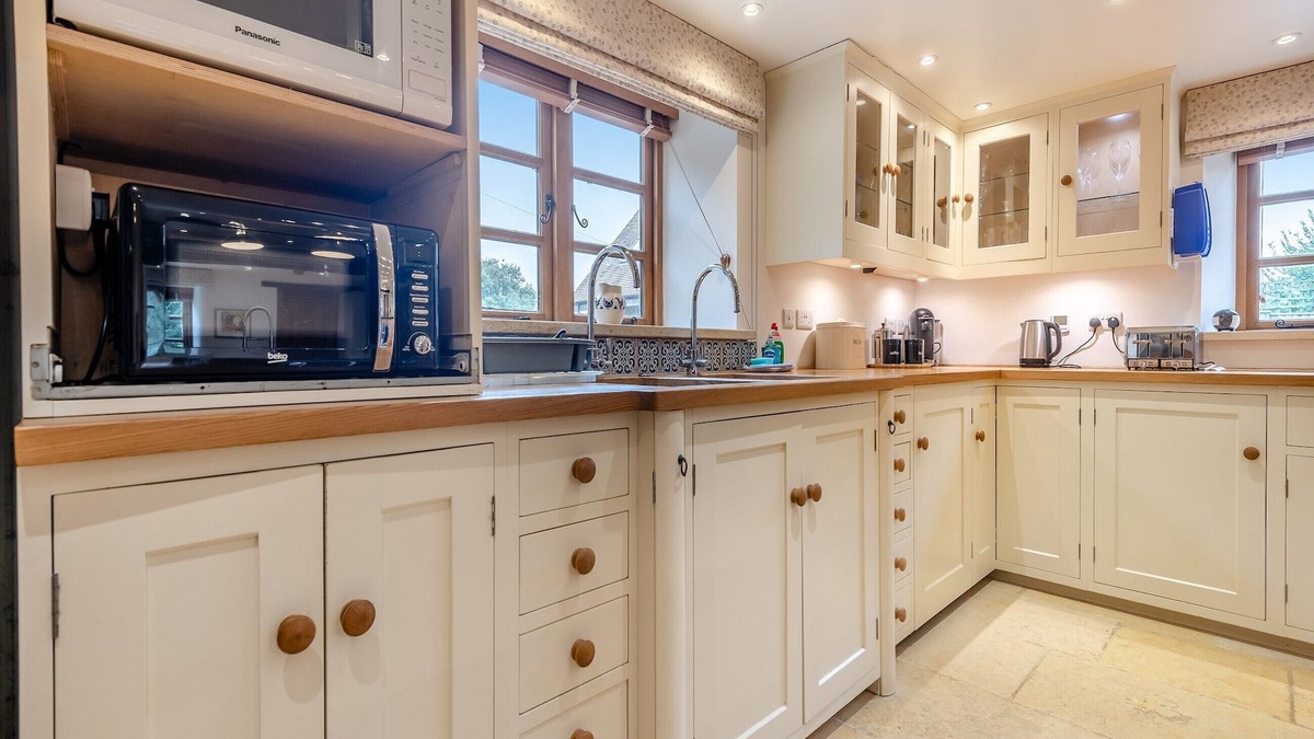 Marnhull Cottage | 6 bedroom accommodation in Marnhull, near Shaftesbury