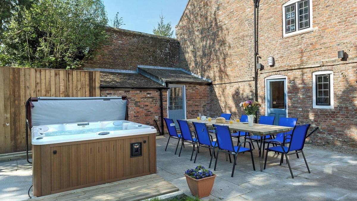 King's Lynn Cottage | 6 bedroom accommodation in Tilney All Saints, near King’s Lynn