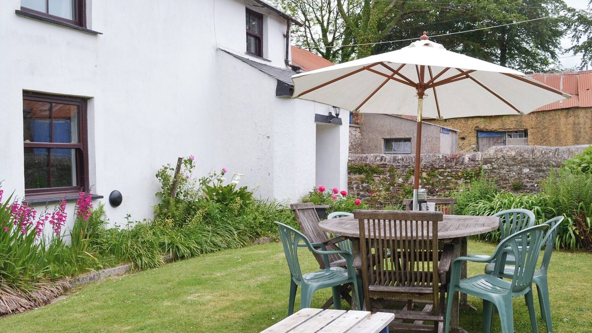 Beaworthy Cottage | 6 bedroom accommodation in Patchacott, near Beaworthy