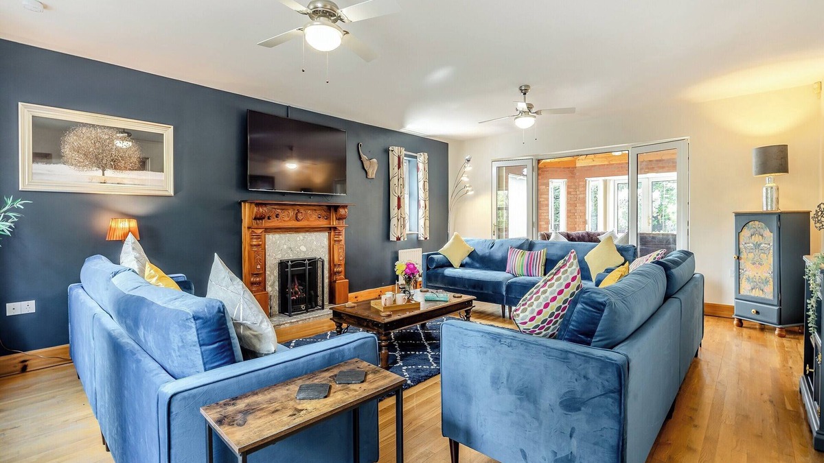 Spilsby Cottage | 6 bedroom accommodation in Orby, near Skegness