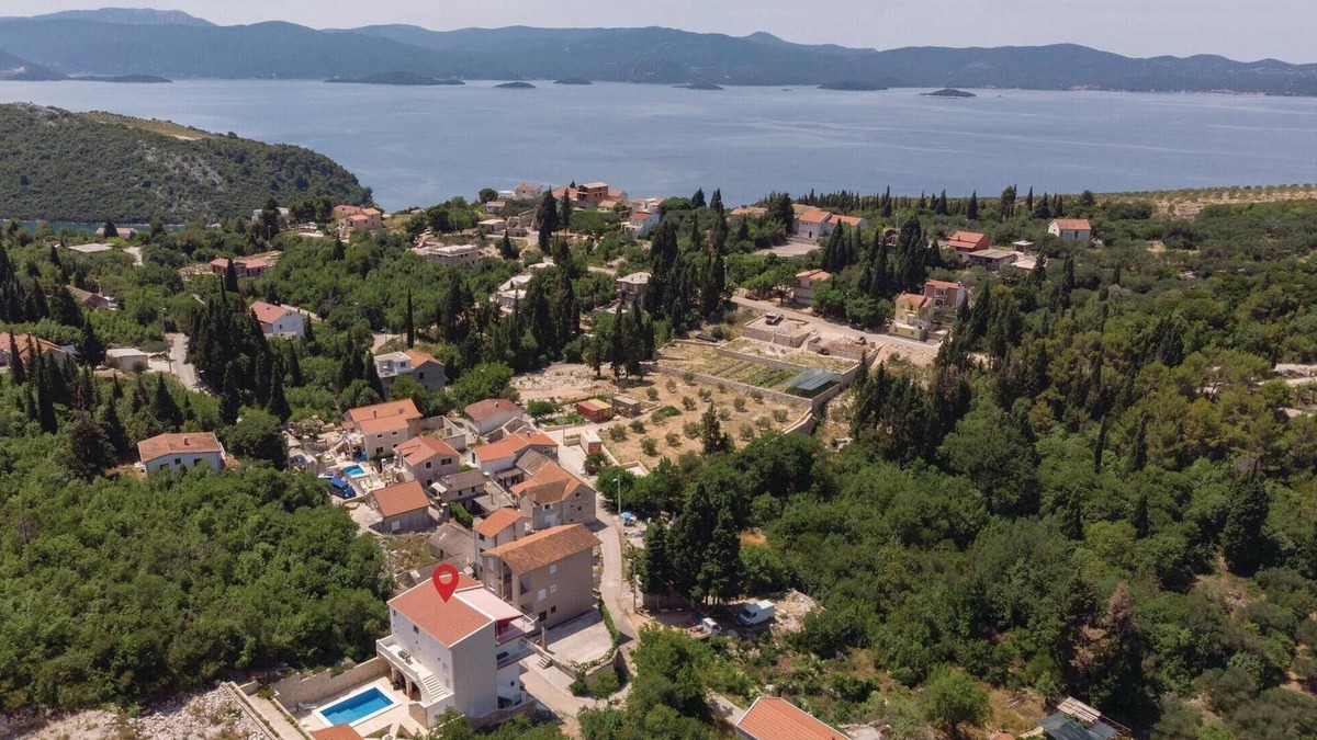 Kremena House | 6 bedroom accommodation in Klek