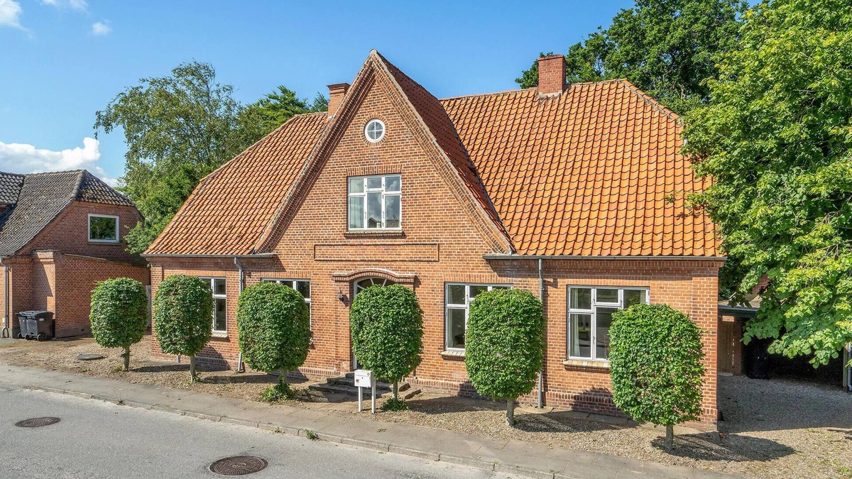 Roslev House | 6 bedroom amazing home in Roslev