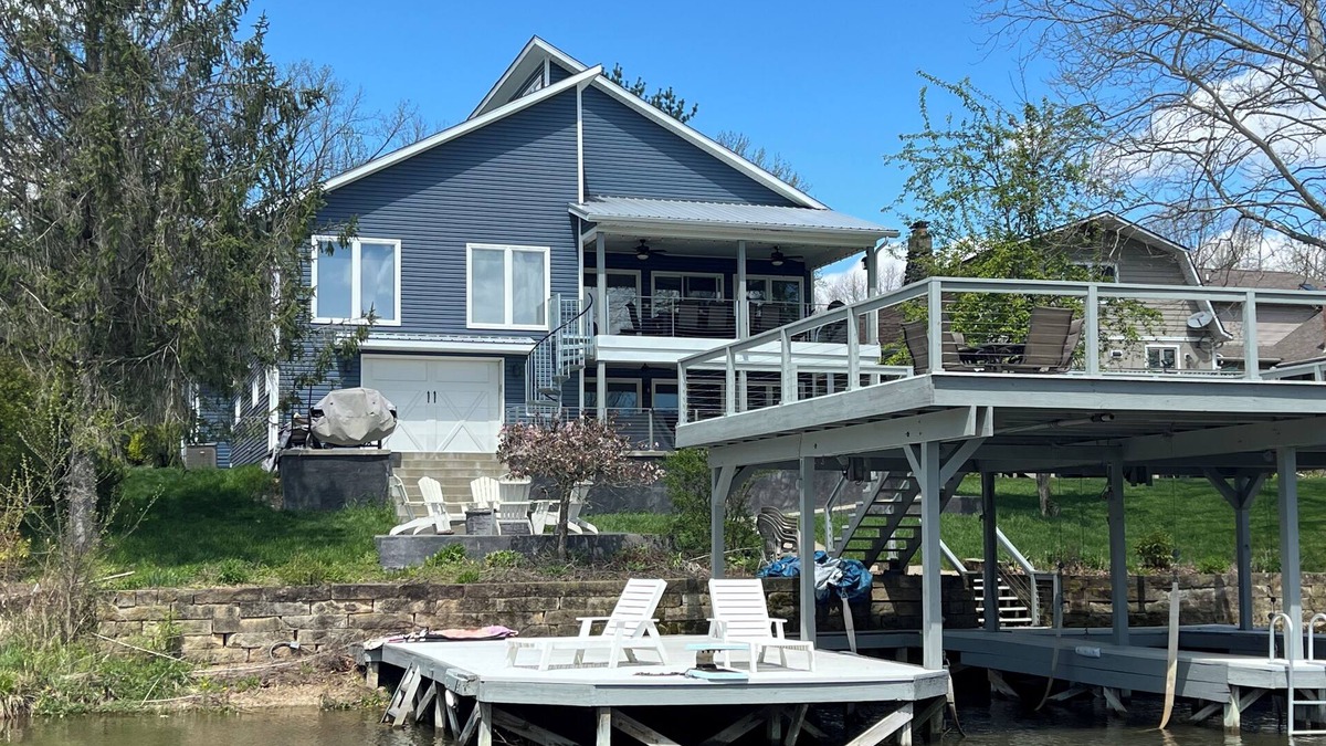 Howard House | 6 Bedroom Apple Valley Lakefront Perfect for Large Families