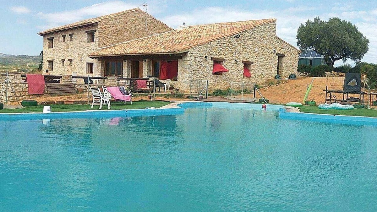 La Salzadella House | 6 bedroom awesome home in La Salzadella