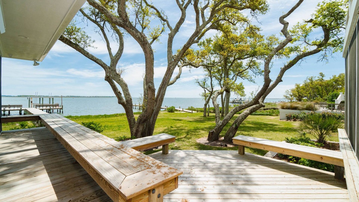 The Black Cat House | 6 Bedroom Beaufort Waterfront Paradise! On the water with dock and 2 boat lifts!