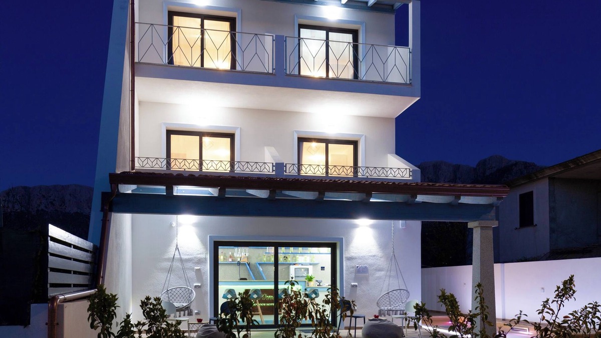 Lula Bed & Breakfast | 6 Bedroom Bed & breakfast in Lula