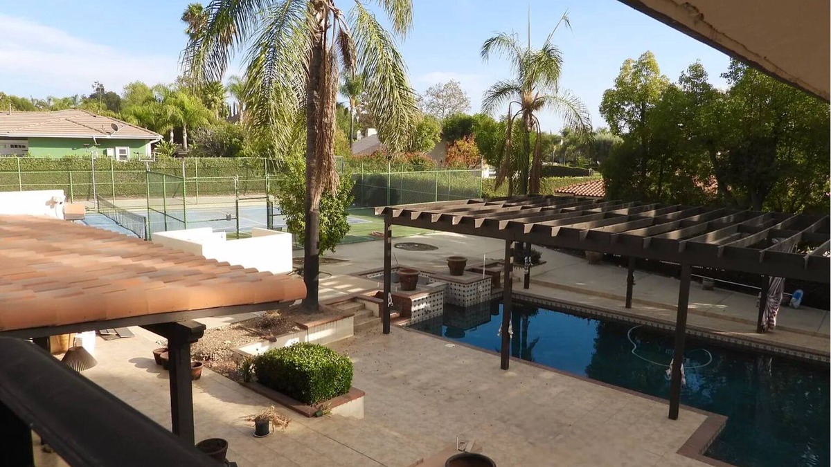Claremont Other | 6-bedroom castle in enchanting Claremont fitness room, Pool, Hot tub, Tennis