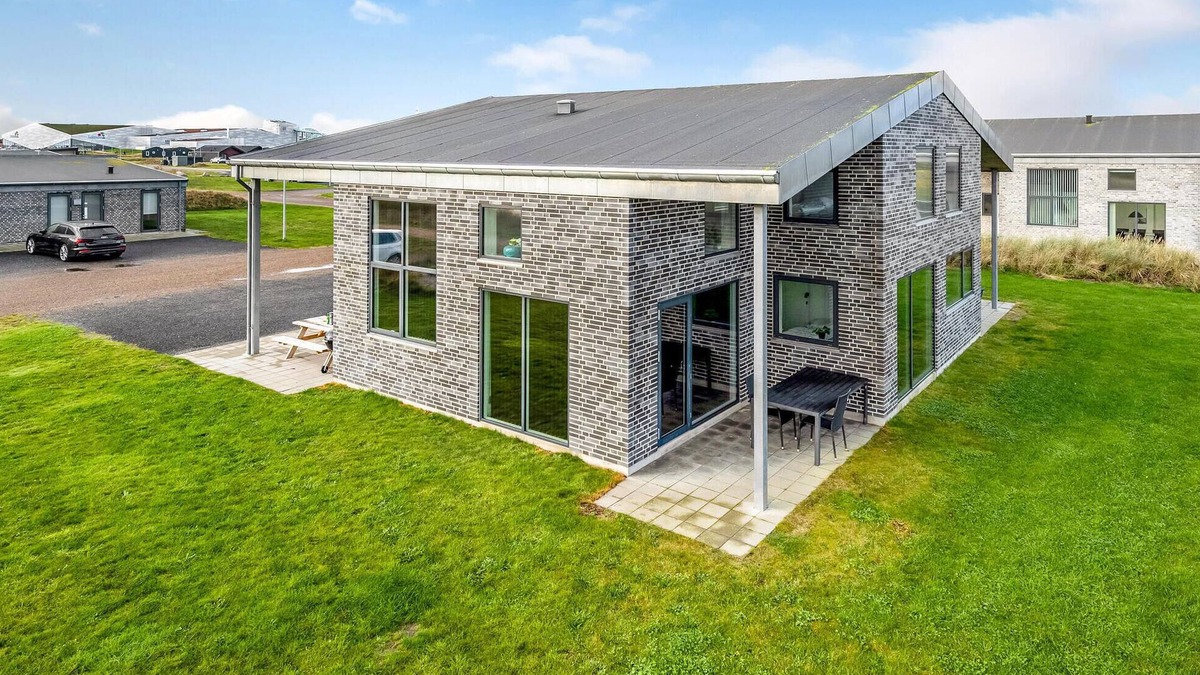 Sondervig House | 6 bedroom gorgeous home in Ringkøbing