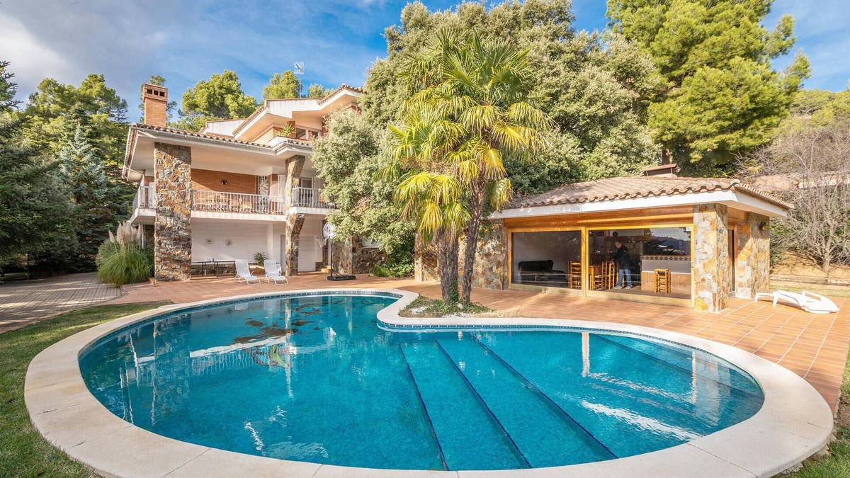 Matadepera House | 6 bedroom gorgeous home in Matadepera
