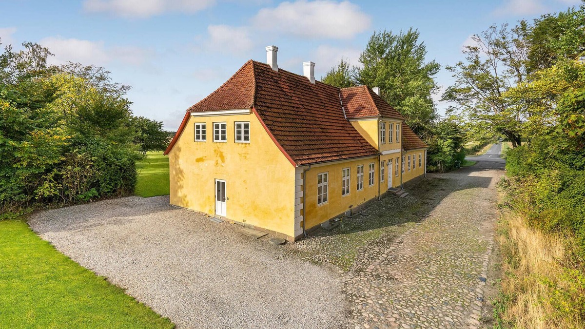 Ringe House | 6 bedroom gorgeous home in Kværndrup