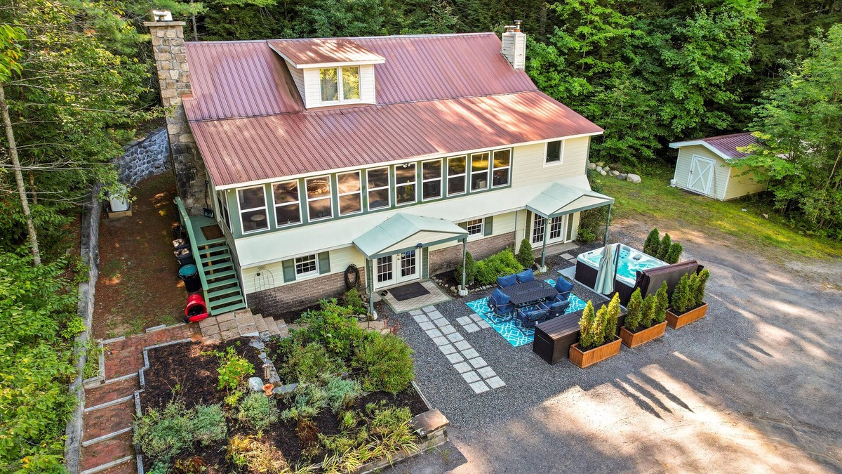 Brant Lake House | 6 Bedroom House at Schroon River