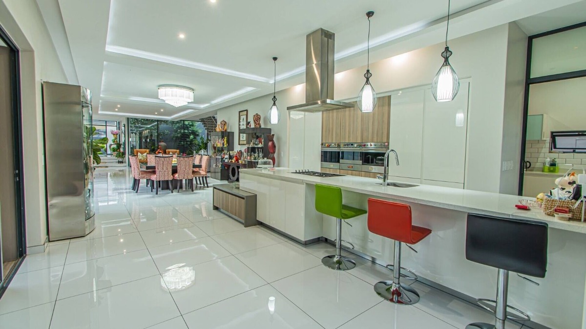 Umhlanga Villa | 6 Bedroom House in Umhlanga