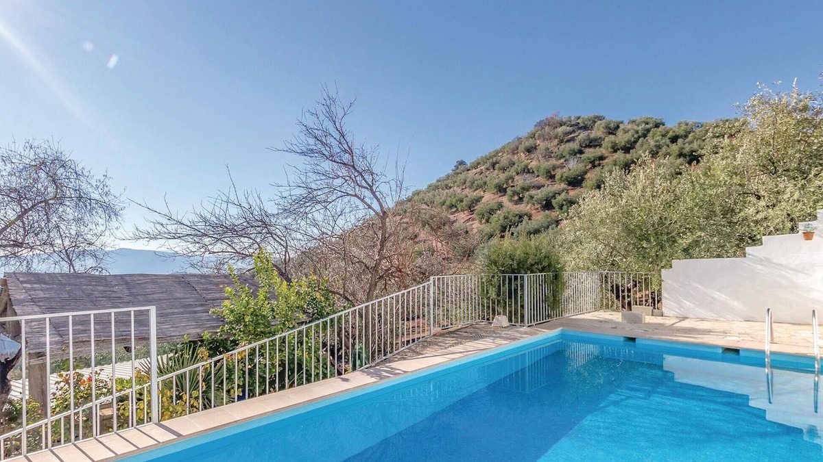 Iznajar House | 6 bedroom lovely home in Iznájar