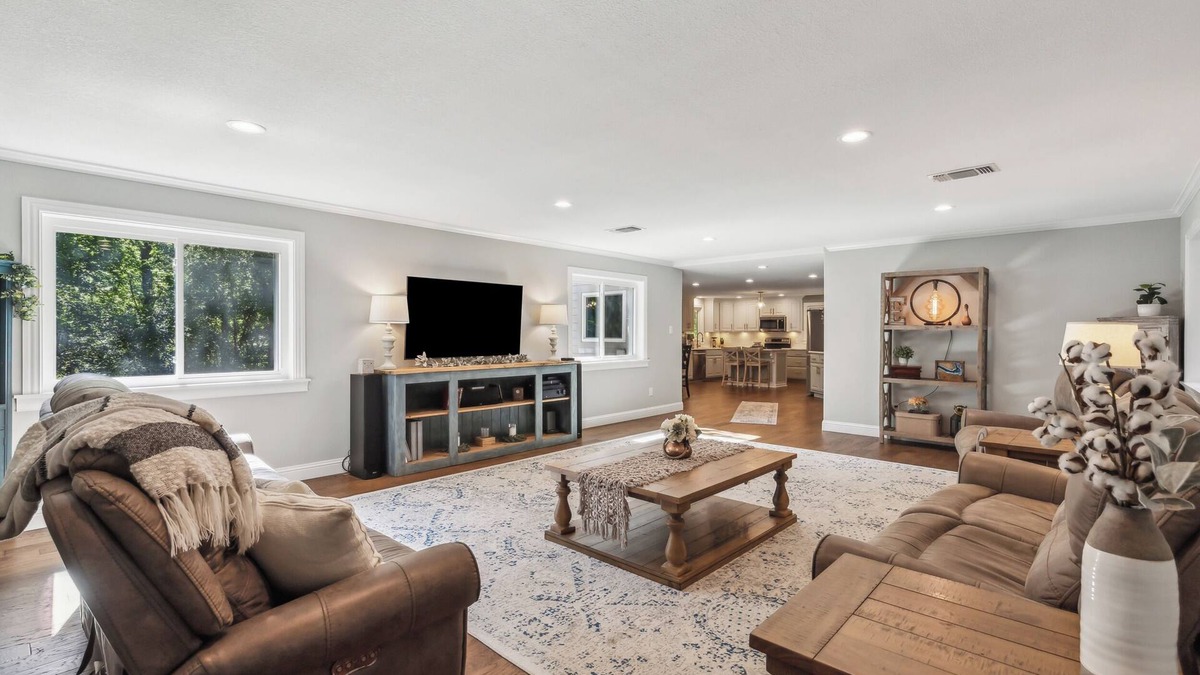 Alvarado House | 6 Bedroom Luxury Secluded Country Estate
