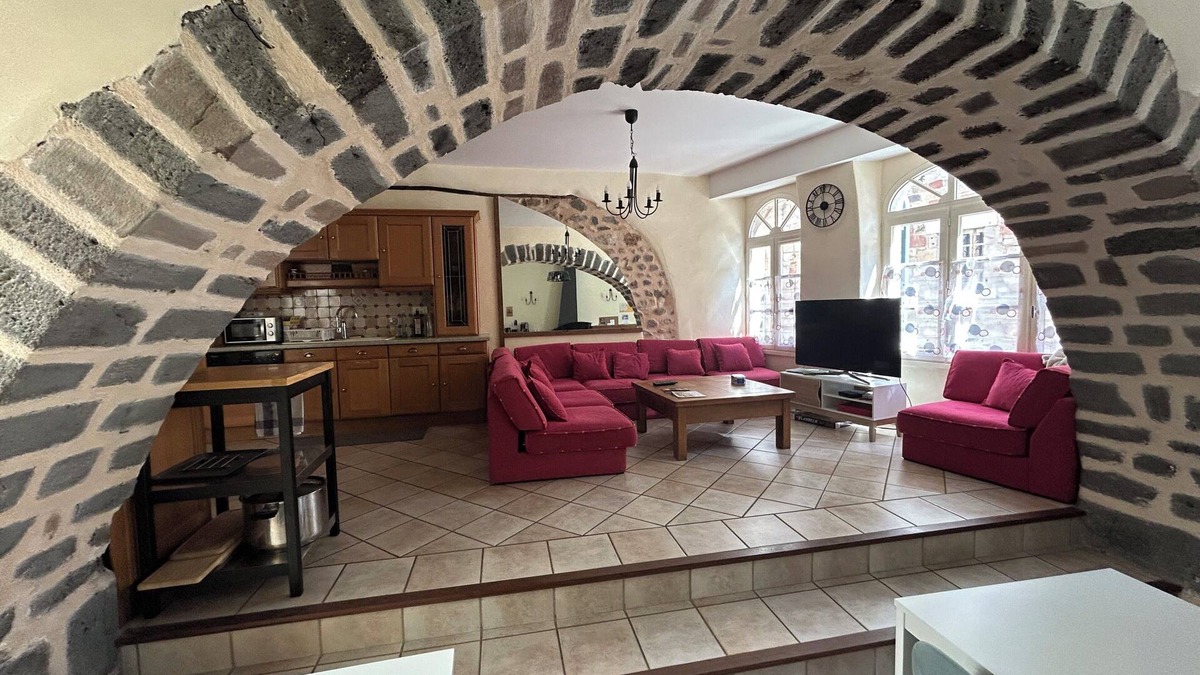 Brioude House | 6 Bedroom Private vacation home in Brioude