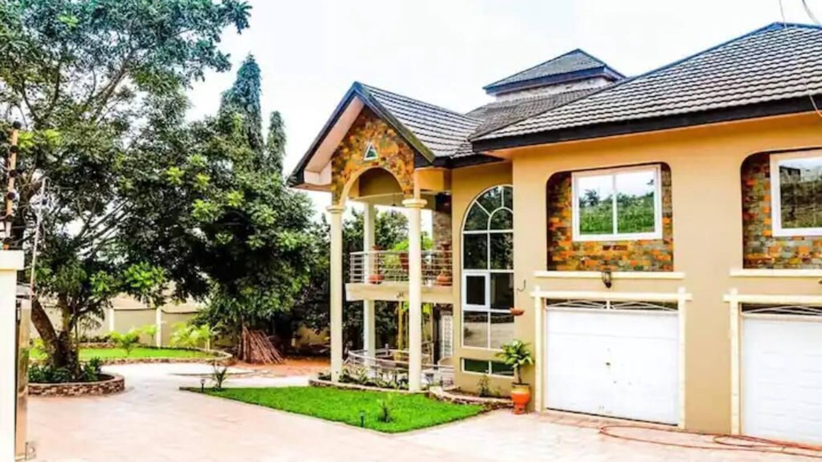Legon Villa | 6 Bedroom Regal Palm Villa