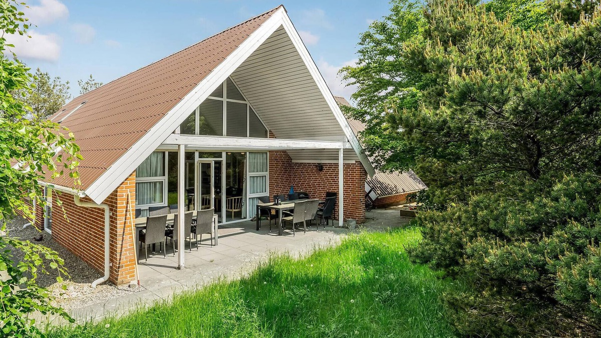 Toftum House | 6 bedroom stunning home in Rømø