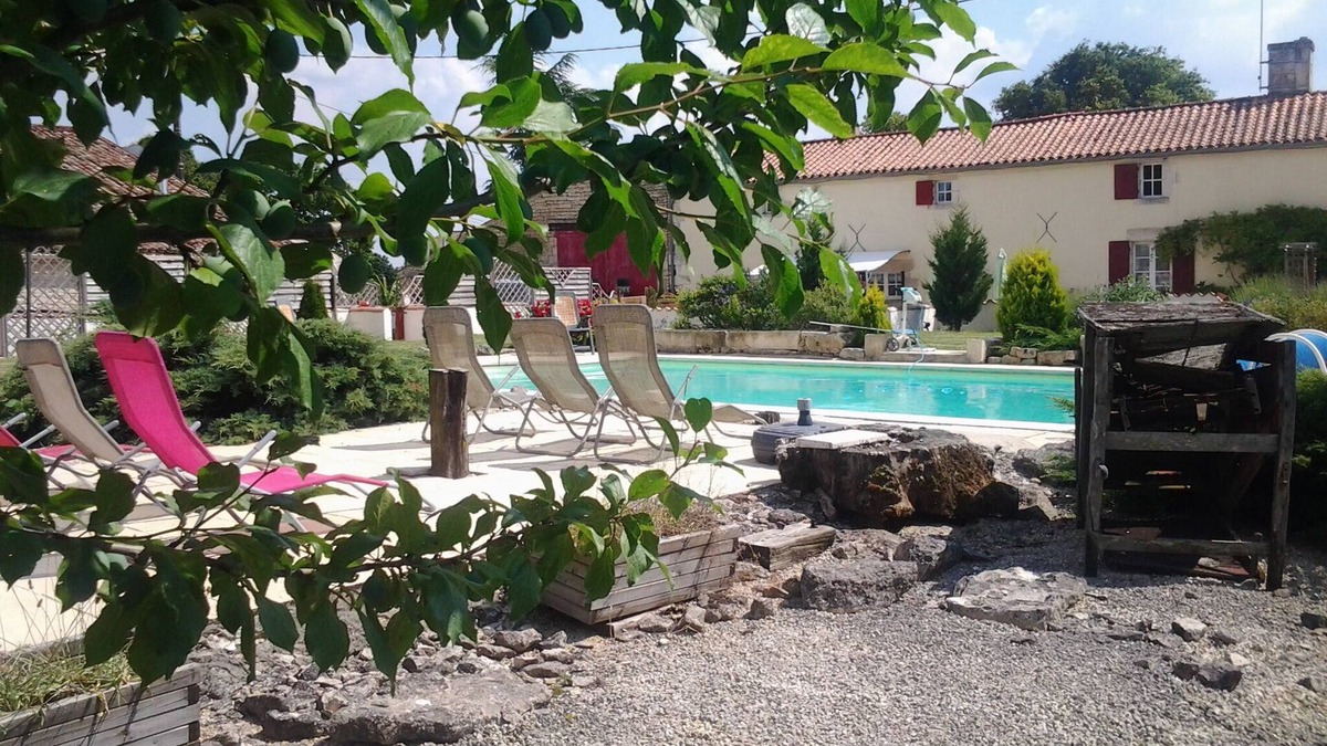 Oulmes House | 6 bedroom Traditional Farmhouse, private pool, indoor & outdoor games areas.