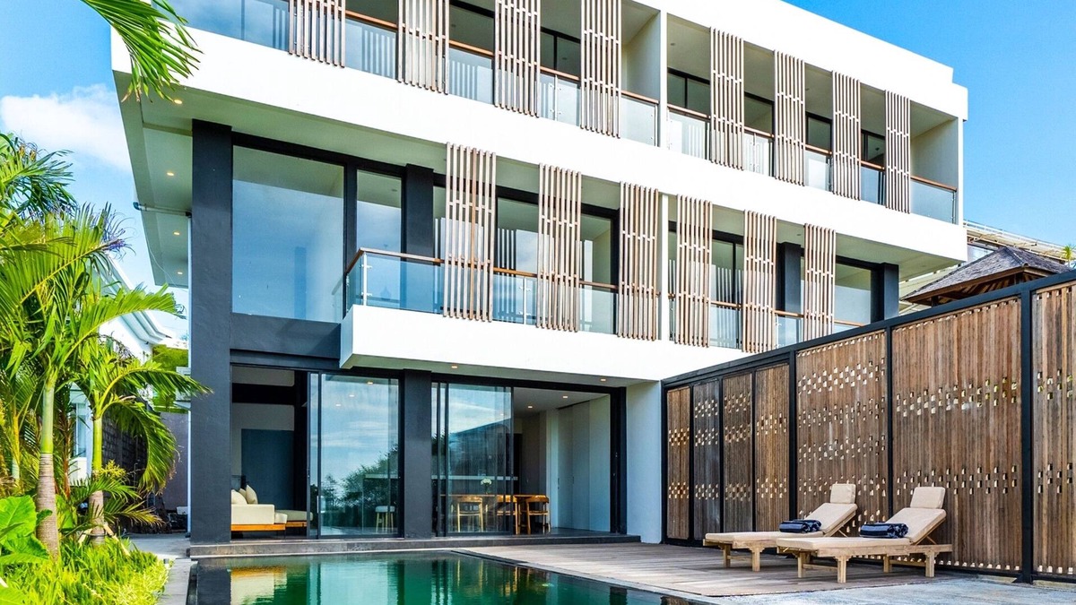 Taman Griya Villa | 6 Bedroom Villa 4min walk to Balangan Beach