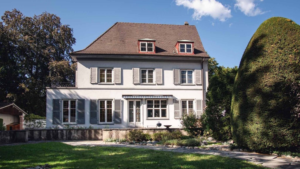 Basel City Centre Villa | 6-Bedroom Villa in the heart of Basel with free BaselCard
