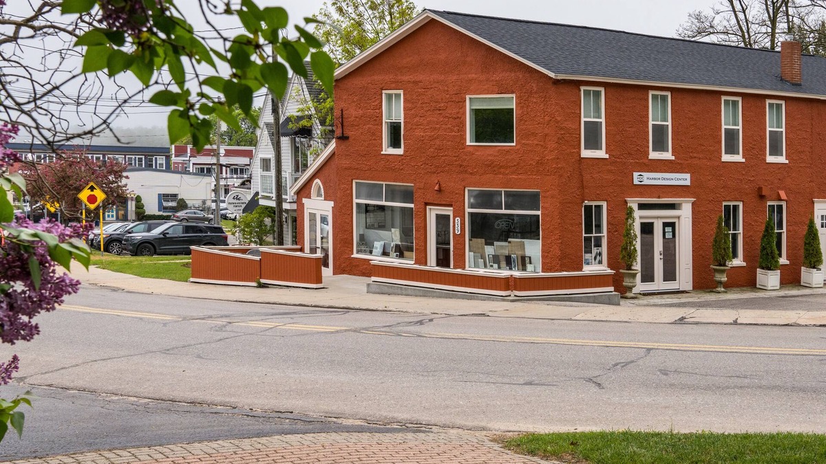Harbor Springs Apartment | 6 Bells: Harbor Springs Lodging for the Discerning Traveler
