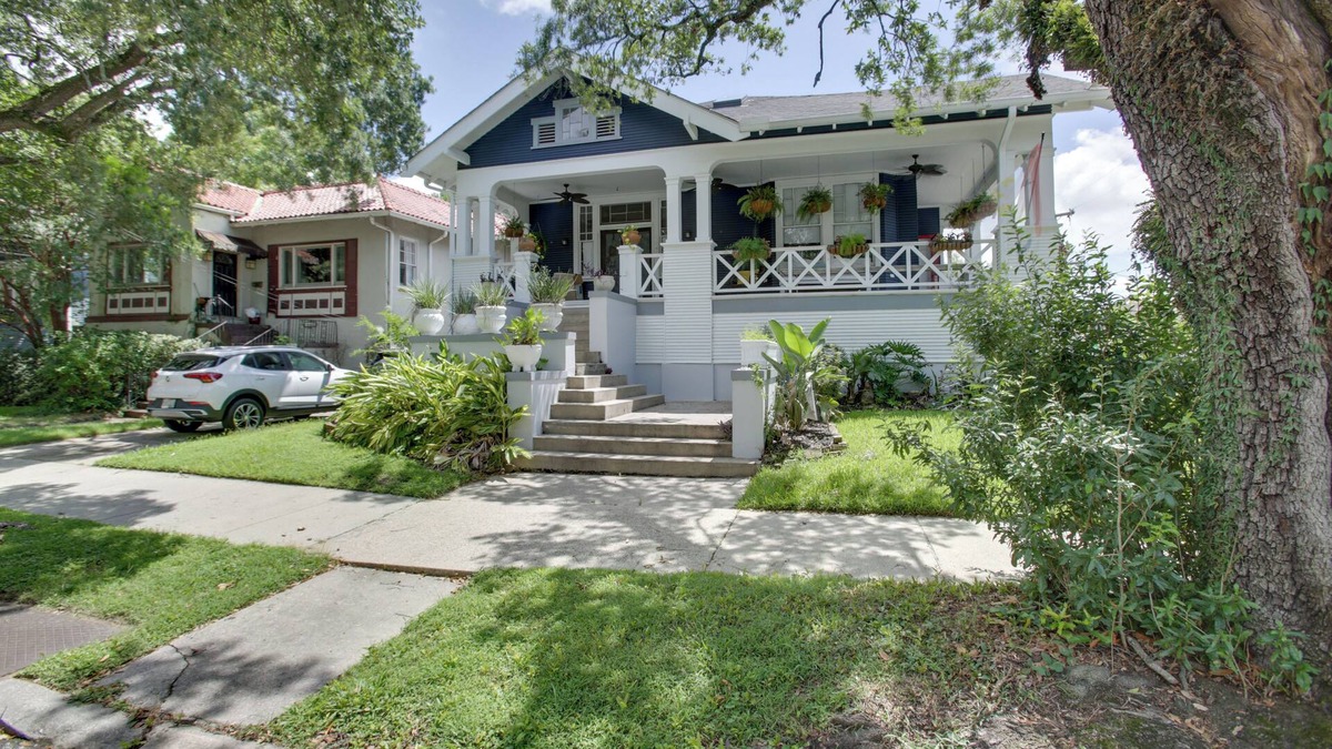 Broadmoor House | 6 Blocks to Freret St Eats & Music: NOLA Home