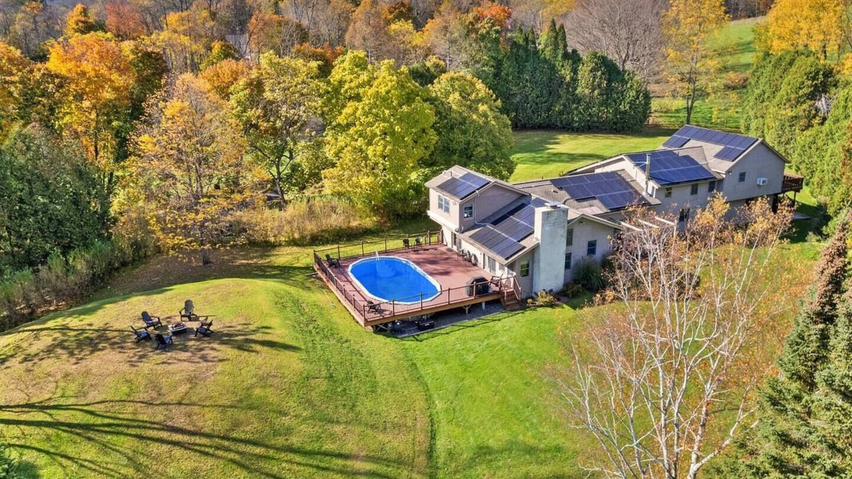 Lanesborough House | 6-BR Berkshires Estate w Pool