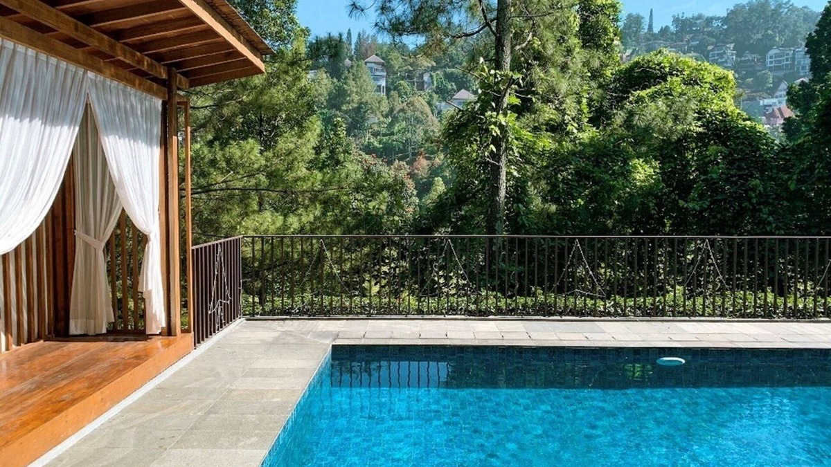 Bandung Villa | 6 BR Hill View Villa with a private pool 3