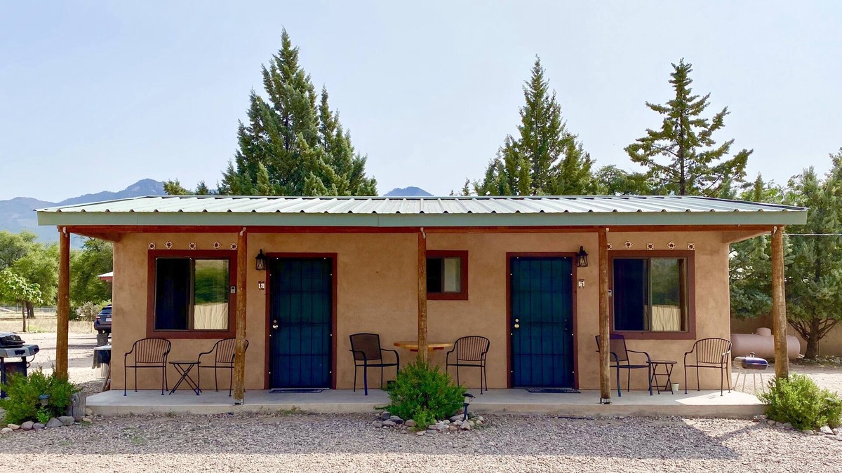 Glenwood House | #6 Casita Geronimo at the Catwalk, 1 BdRm Casita Kitchentte