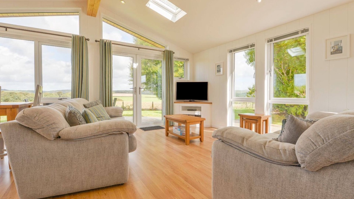 Dobwalls Cottage | 6 HORIZON VIEW, family friendly, luxury holiday cottage in Dobwalls