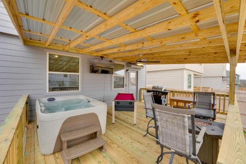 West San Antonio House | 6 Mi to AFB Pool and Hot Tub Haven with Game Room
