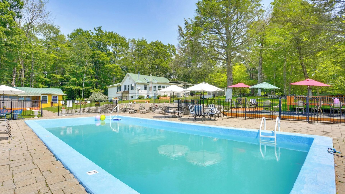 Mongaup Valley Cabin | 6 Mi to Bethel Woods: Cabin w/Pool Access