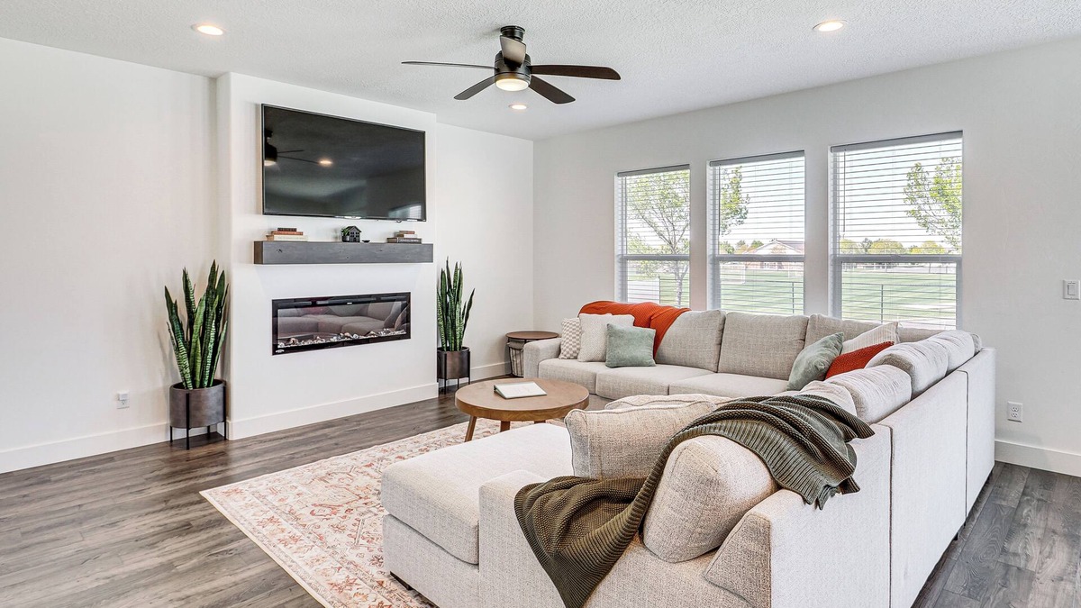 Erda House | 6 Mi to Great Salt Lake: Mtn-View Retreat!