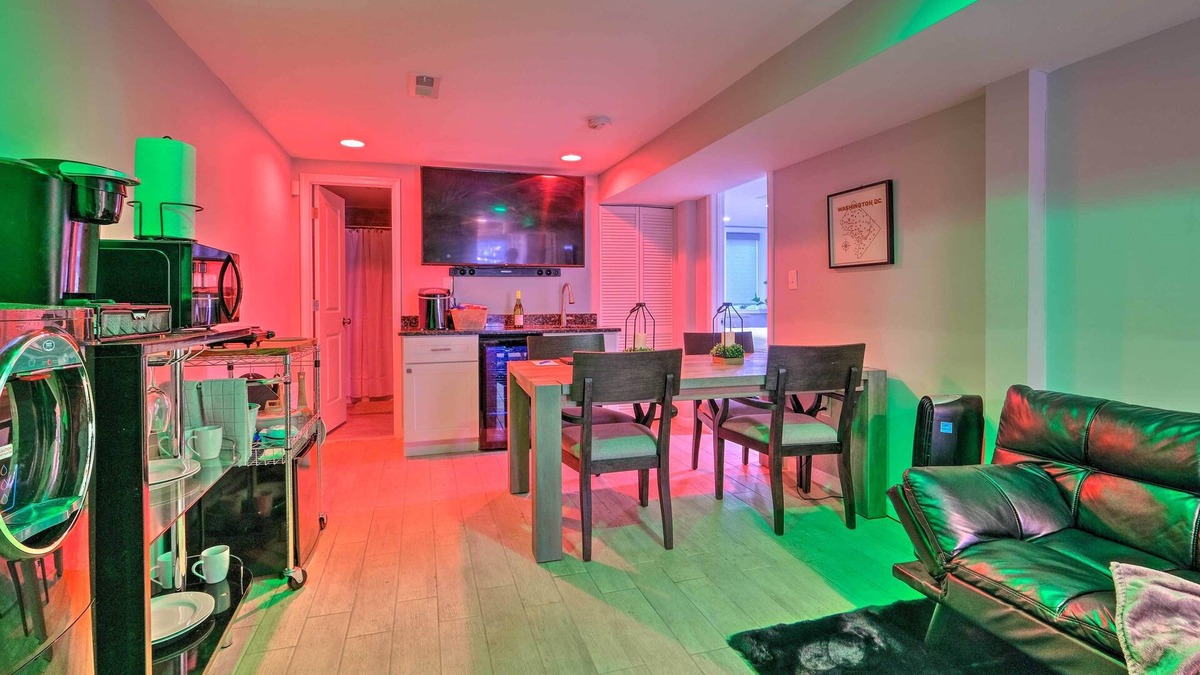 Northeast Apartment | 6 Mi to National Mall: Modern DC Apartment!