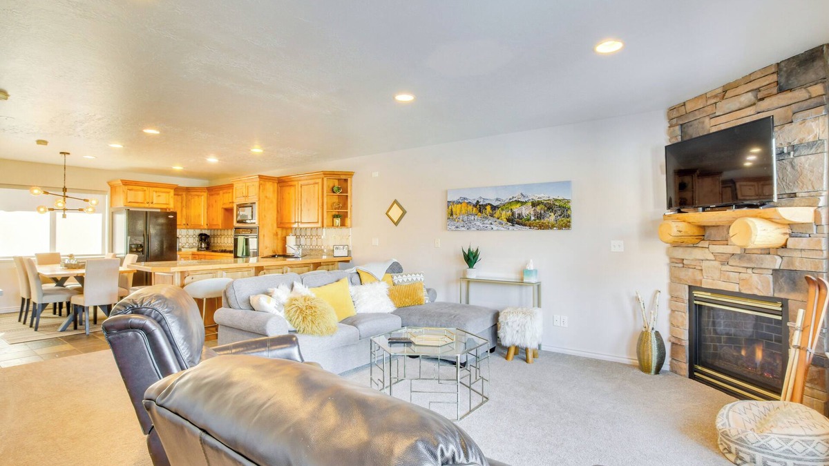 Eden Condo | 6 Mi to Powder Mtn w/Shuttle: Cozy Eden Condo!