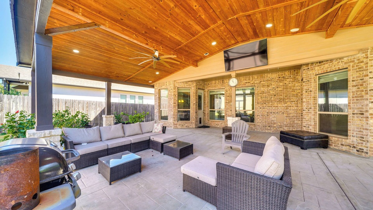 San Antonio House | 6 Mi to SeaWorld: Pet-Friendly Home w/Pool Access