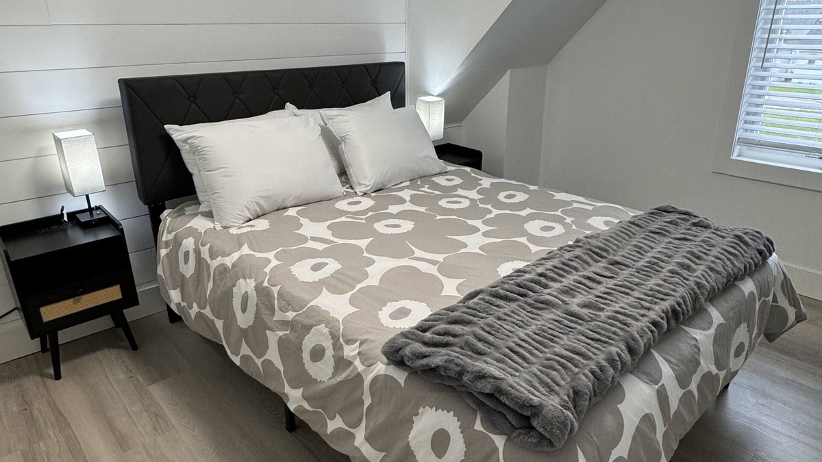 Conway House | 6 miles to the ski hills! Cute and Cozy house. Close to boat launch. A Gem!