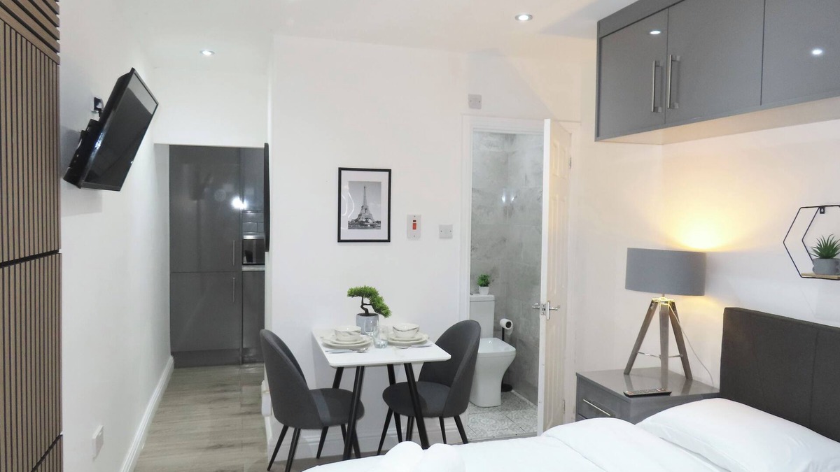 Sheldon Apartment | 6 Mins to NEC & BHX Studio FREE PARKING