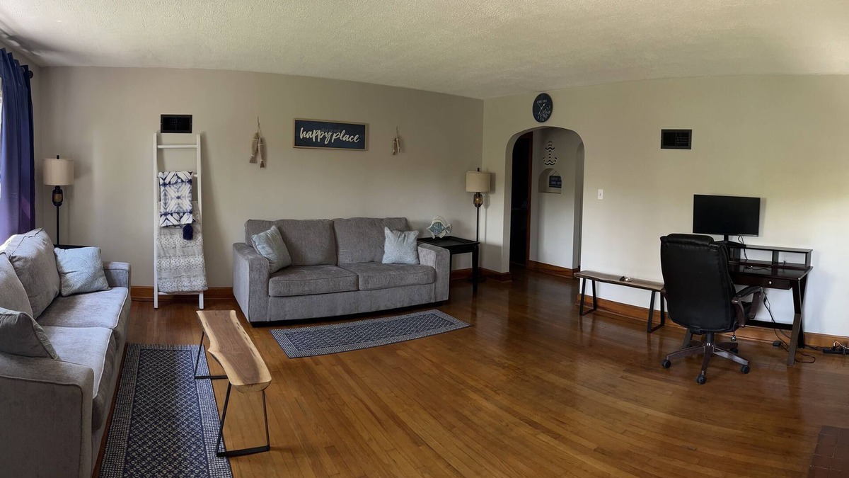 Huntingdon House | 6 minutes to RaystownSynders Boat Launch. Room to park a boat. 40 miles to PSU!