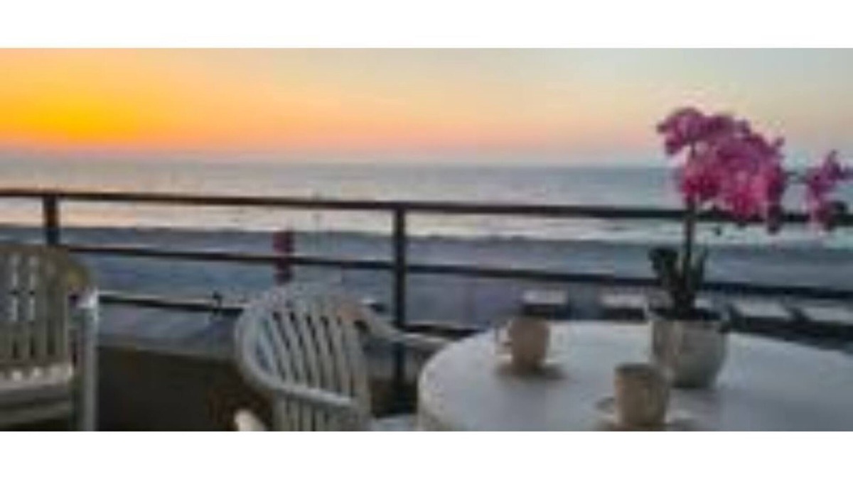 Mesnil-Val Apartment | 6-person apartment facing the sea + parking