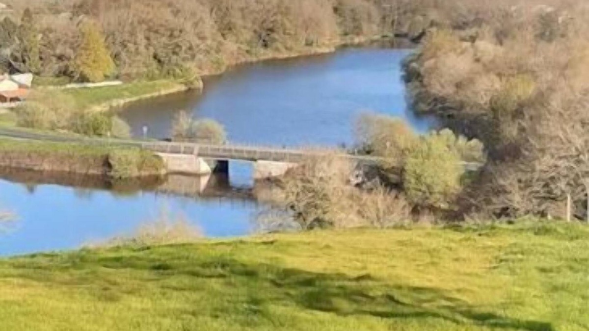 La Roche-sur-Yon House | 6-person gite with stunning view of Moulin Papon lake
