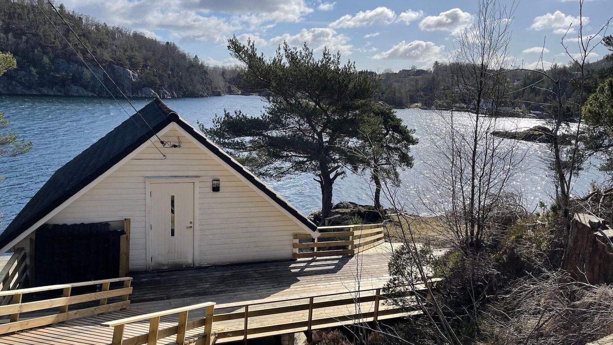 Bomlo House | 6 person holiday home in Rubbestadneset